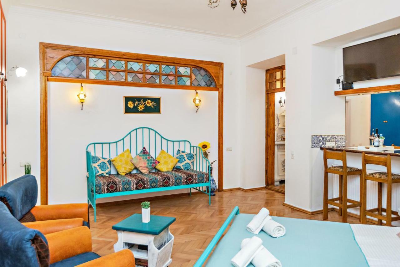 ★ Blue Door Rhapsody ★ - Special Stay In Old Town! Tbilisi Zewnętrze zdjęcie