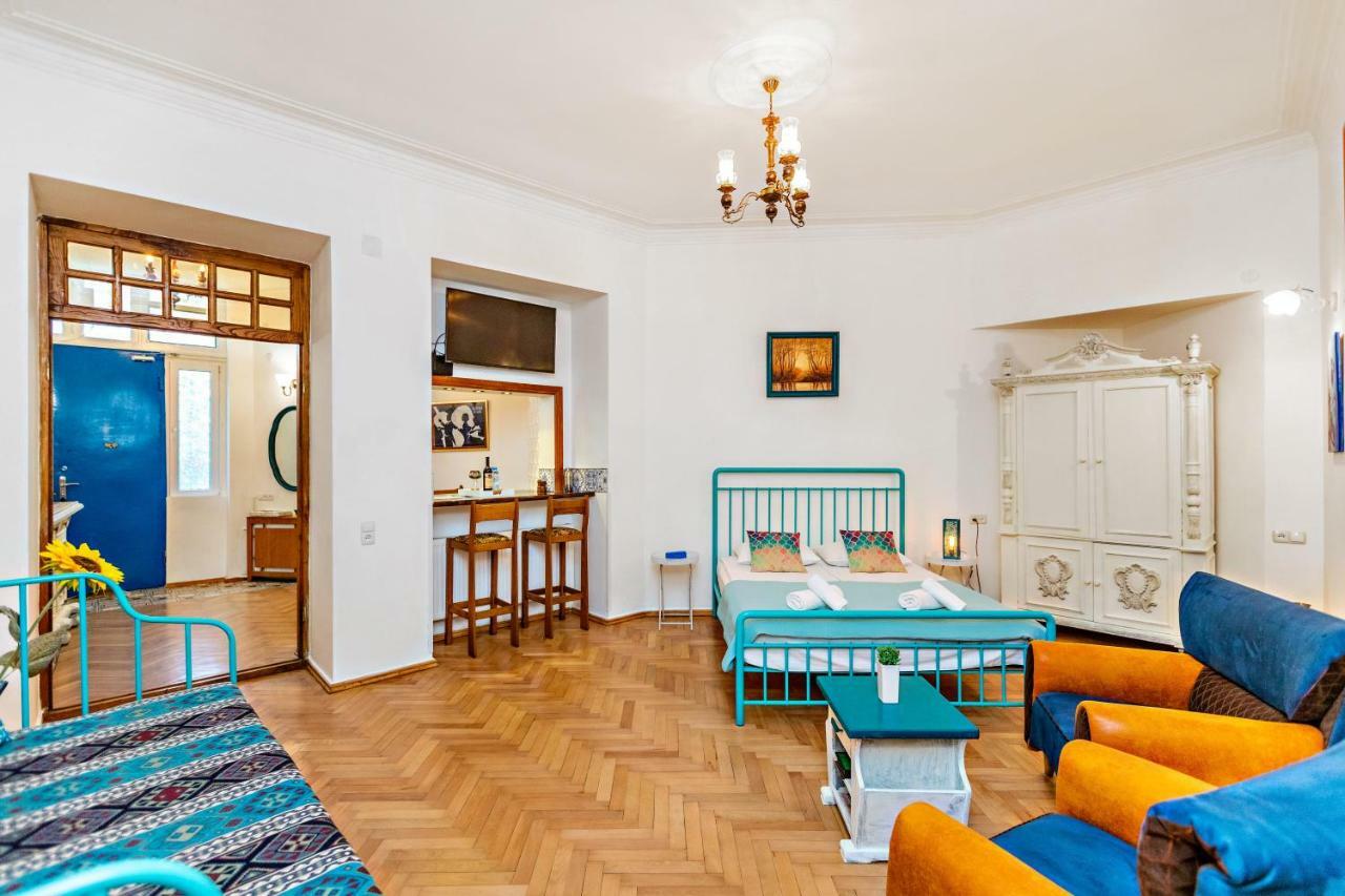 ★ Blue Door Rhapsody ★ - Special Stay In Old Town! Tbilisi Zewnętrze zdjęcie